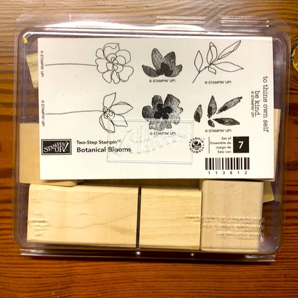 Stampin' Up! Other - Stampin’ Up! “BOTANICAL BLOOMS” Rubber Stamp Kit‎